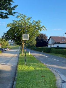 geschwindigkeitsanzeige scaled