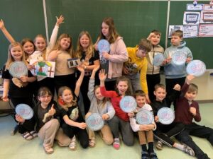 1741252221.965 landessieg bei luftsprung aktion fuer volksschule st aegidi jukD0Q Bildcredit VS St. Aegidi 1741252221.965 landessieg bei luftsprung aktion fuer volksschule st aegidi jukD0Q Bildcredit VS St. Aegidi