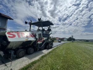 Asphaltfertiger Strabag