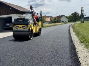 Walzen des neuen Belages
